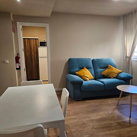 Apartamentos Picasso Alcalá de Henares Zimmer foto